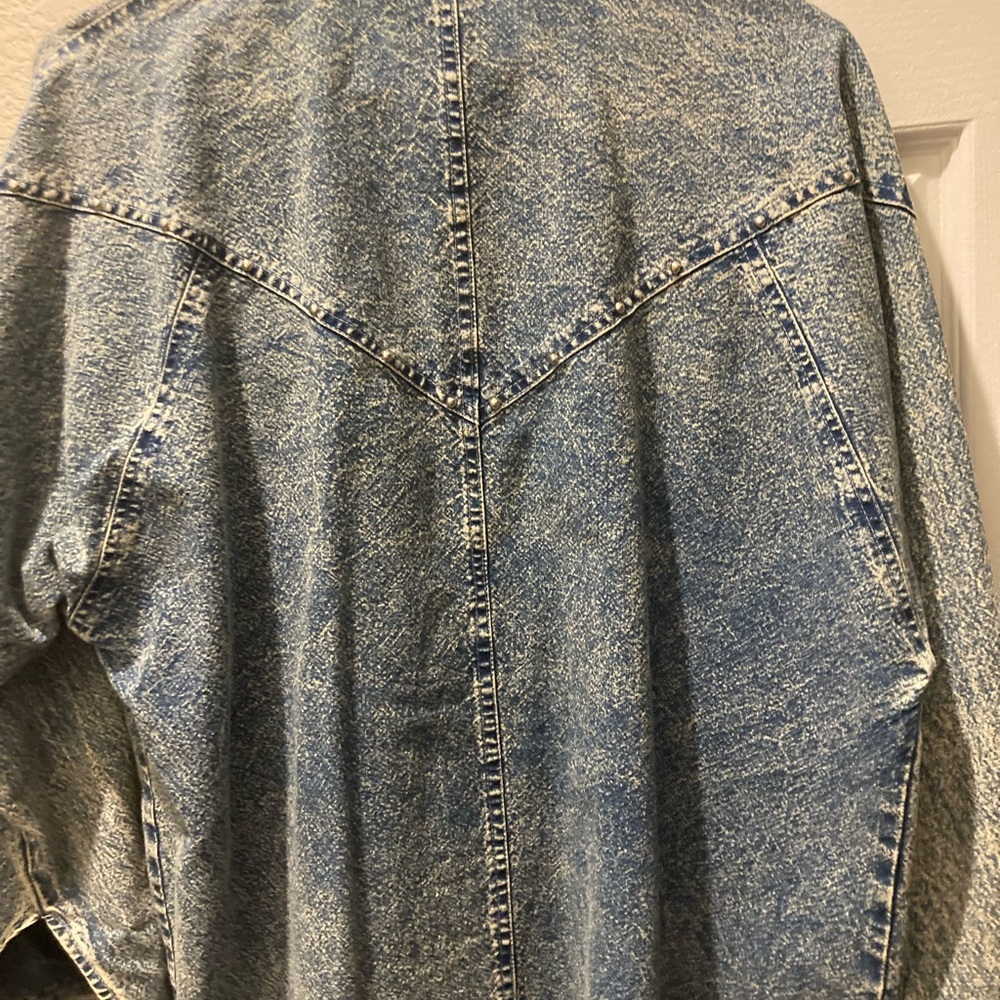 Vintage 80s jean jacket with rhinestones. Excellent condition. - Picture 6 of 6